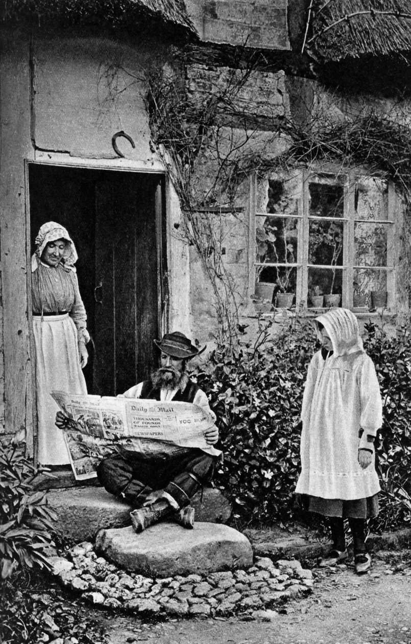 Egy férfi, aki a The Daily Mail-t olvassa, Shropshire, 1922 alkotó: A. W. Cutler