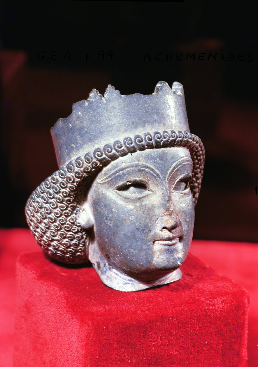 Hercegi fej, Perszepoliszból, Kr. e. 5-4. század, lapis lazuli lásd még 226189 alkotó: Achaemenid