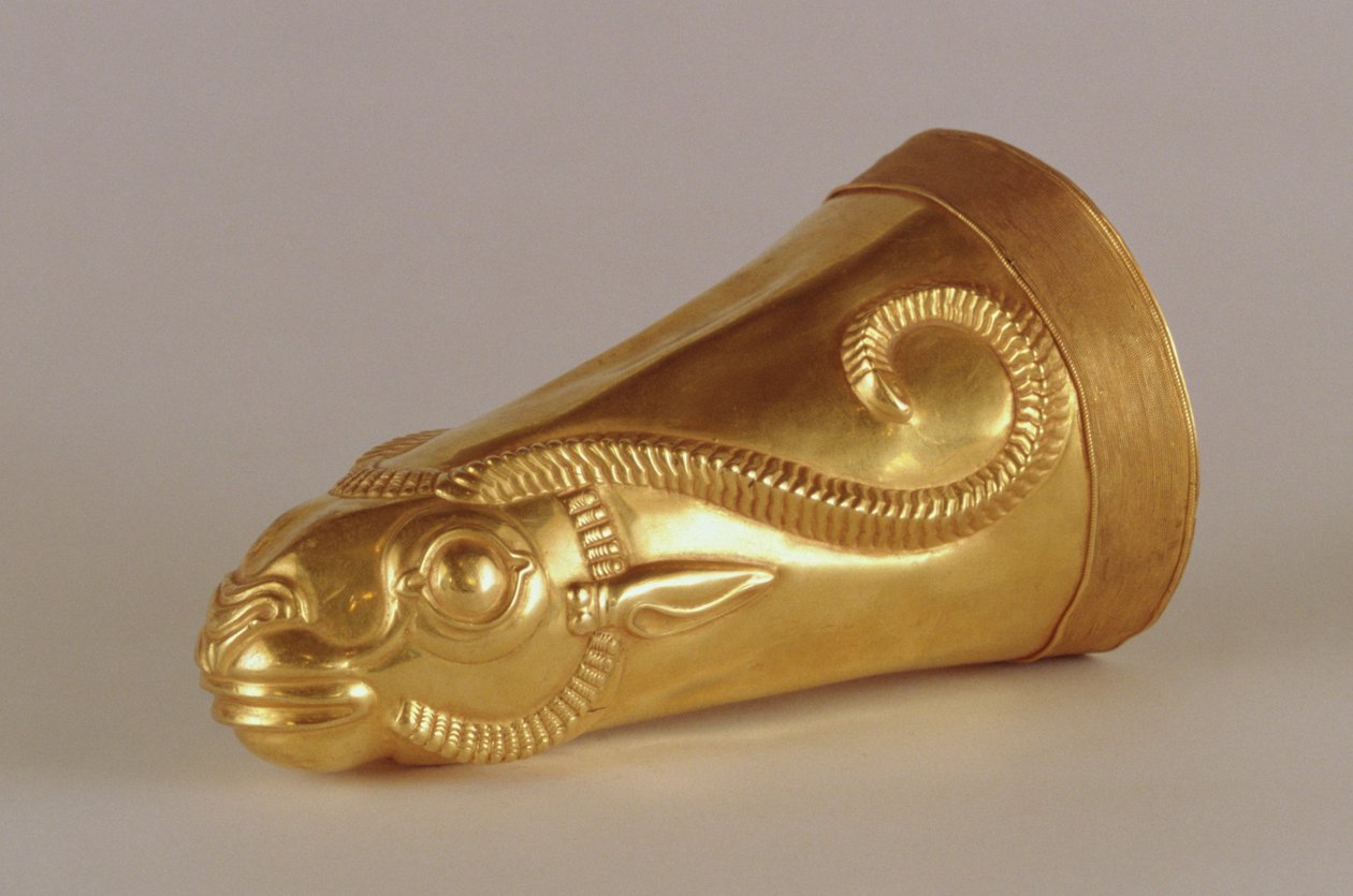 Gazellafej alakú Rhyton, Hamadanból, Iránból, Kr.e. 5. századból (arany) (lásd még: 180380) alkotó: Achaemenid