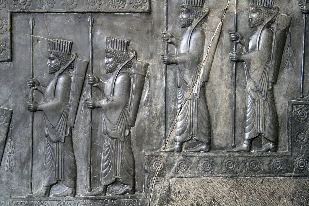 A királyi gárdát ábrázoló falfaragás, Tachara, Perszepolisz, Kr.e. 6-5. század (szürke kő) alkotó: Achaemenid