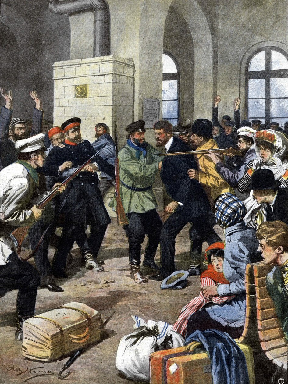 Rablók támadtak utasokra egy európai vasútállomáson, és kirabolták őket a váróteremben. Ill. de Beltrame. La Domenica del Corriere. 07/1909. alkotó: Achille Beltrame