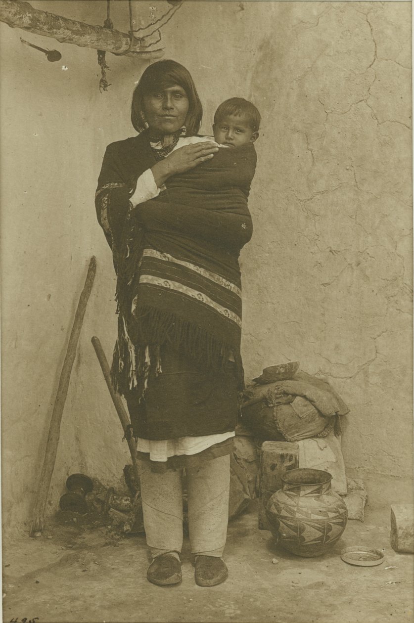 Acoma, Mary a gyermekével, 1900 (platina nyomat) alkotó: Adam Clark Vroman
