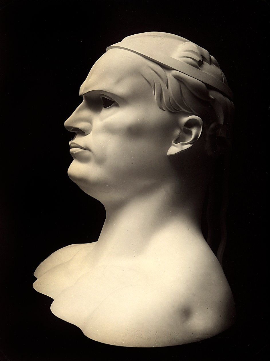 Benito Mussolini portréját ábrázoló mellszobor, Adolfo Wildt munkája (f/w fotó) alkotó: Adolfo Wildt