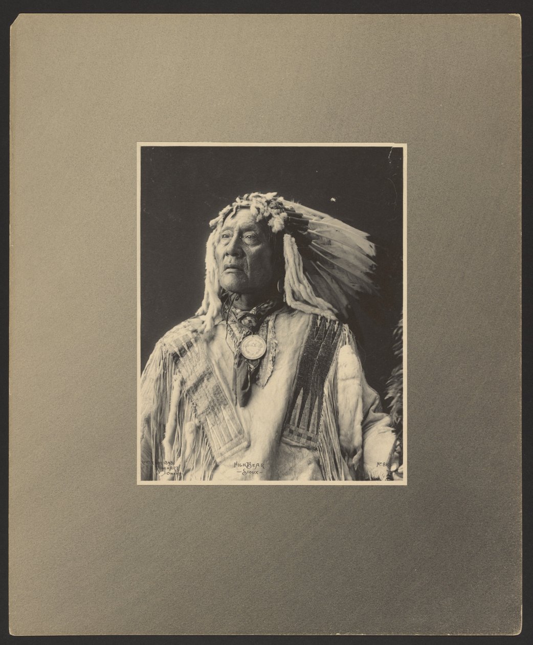 Magas Medve, Sioux alkotó: Adolph F. Muhr