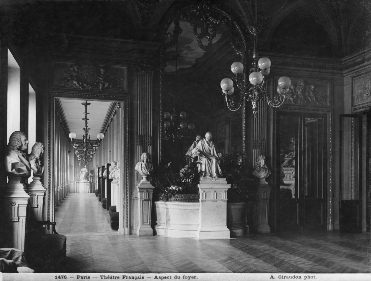 Comedie Francaise, az előcsarnok nézete, 1902 előtt (lásd még 233293 és 346118) alkotó: Adolphe Giraudon