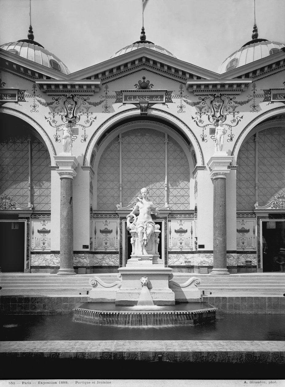 Portikusz és szökőkút a párizsi egyetemes kiállításon, 1889 alkotó: Adolphe Giraudon