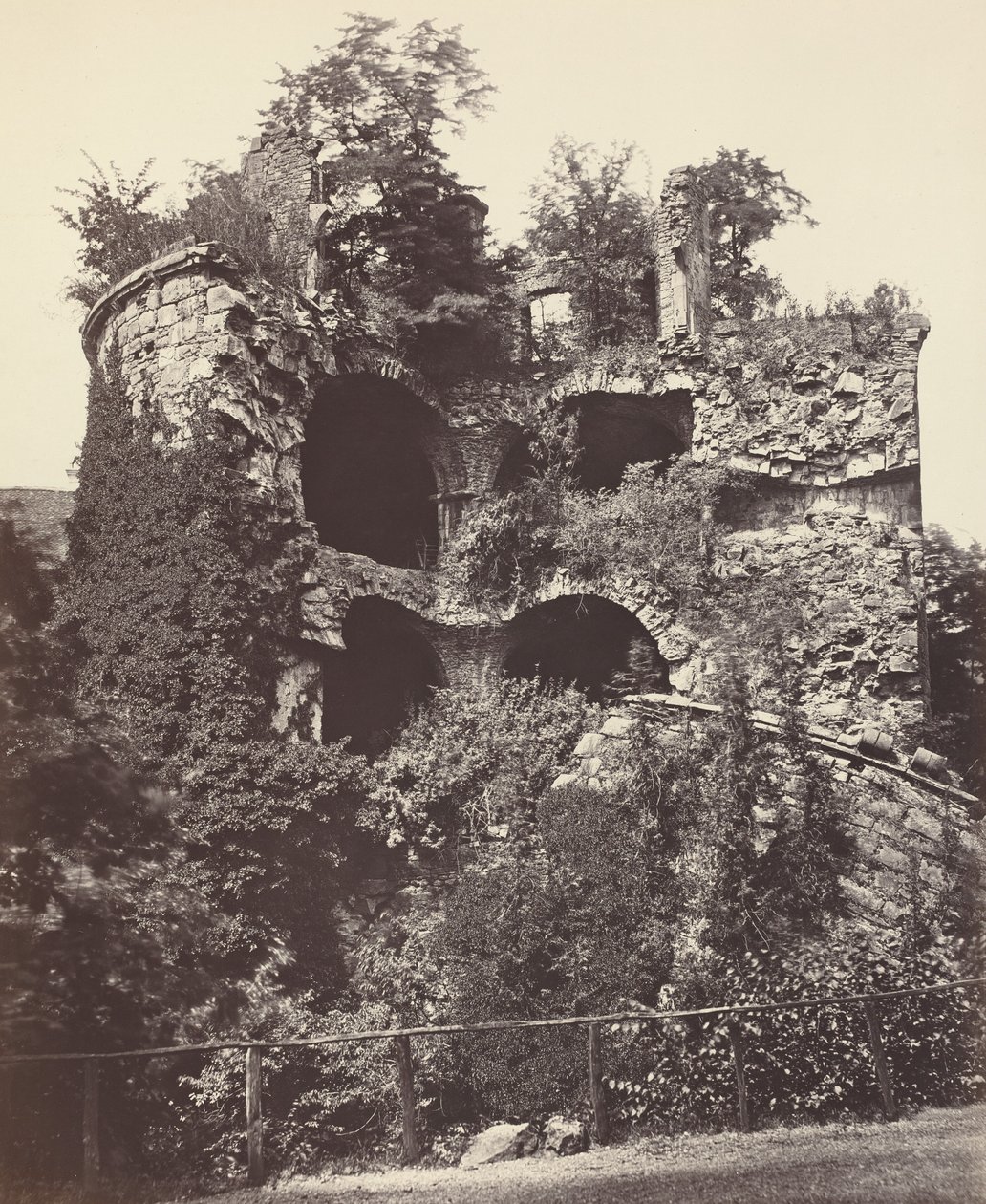 A felrobbant torony, heidelbergi kastély, c. 1865. alkotó: Adolphe Braun