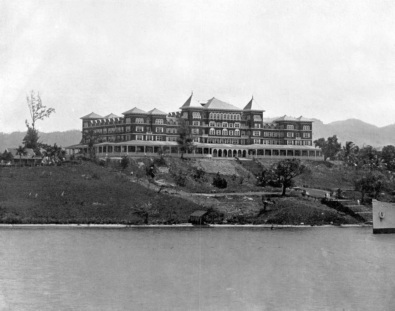 Titchfield Hotel, Port Antonio, Jamaica, 1905. alkotó: Adolphe Duperly and Son