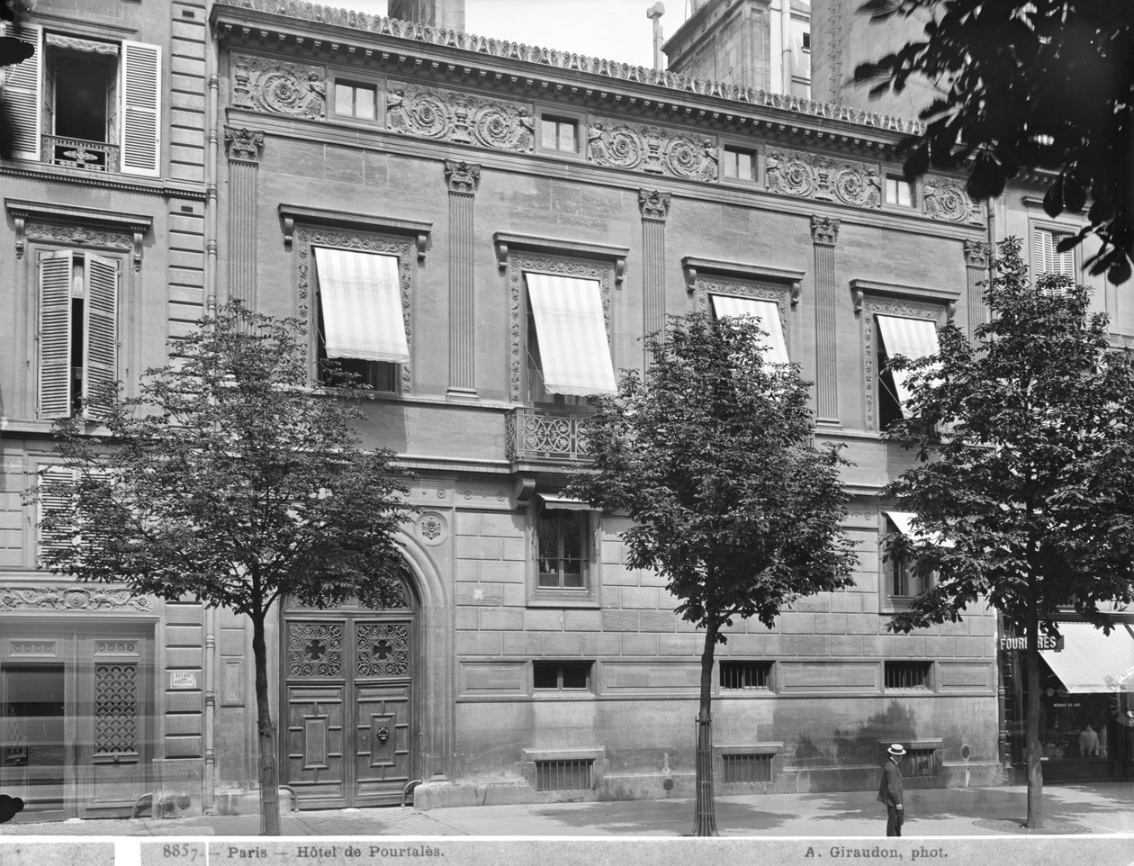 Hotel de Pourtales, homlokzat, 19. század vége – 20. század eleje alkotó: Adolphe Giraudon
