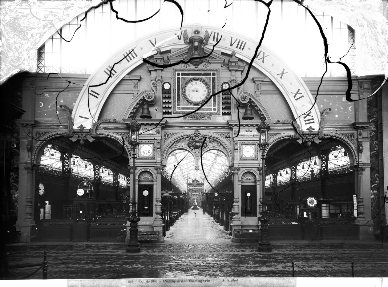 A párizsi világkiállítás óraipari pavilonjának oszlopcsarnoka, Párizs, 1889 alkotó: Adolphe Giraudon