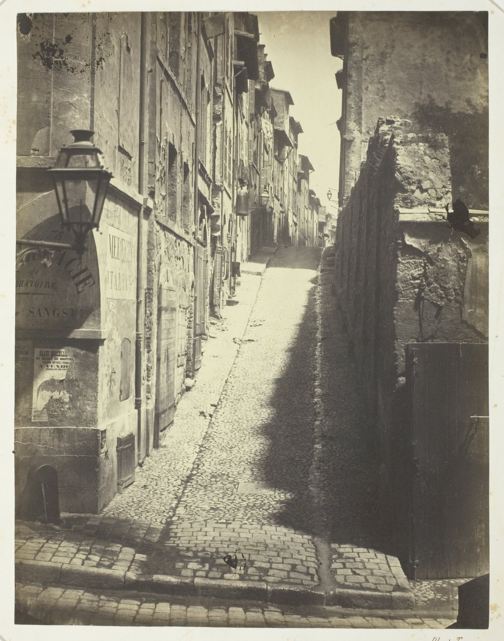 Rue des Grands Carmes, kilátás a Rue Ste. Marthe felől alkotó: Adolphe Terris