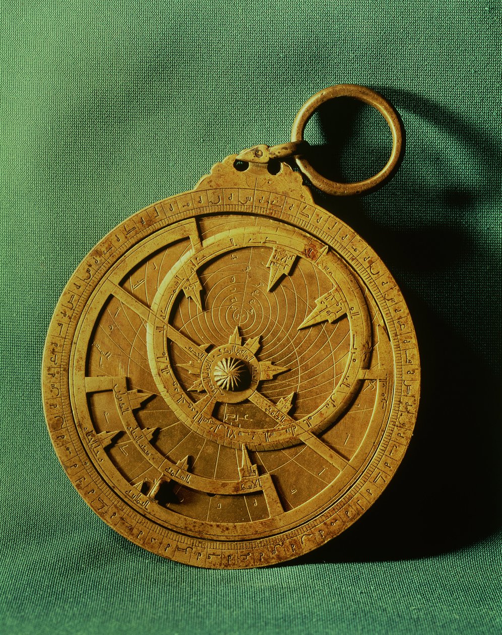 Astrolabe (réz) alkotó: Ahmad ibn Khalaf