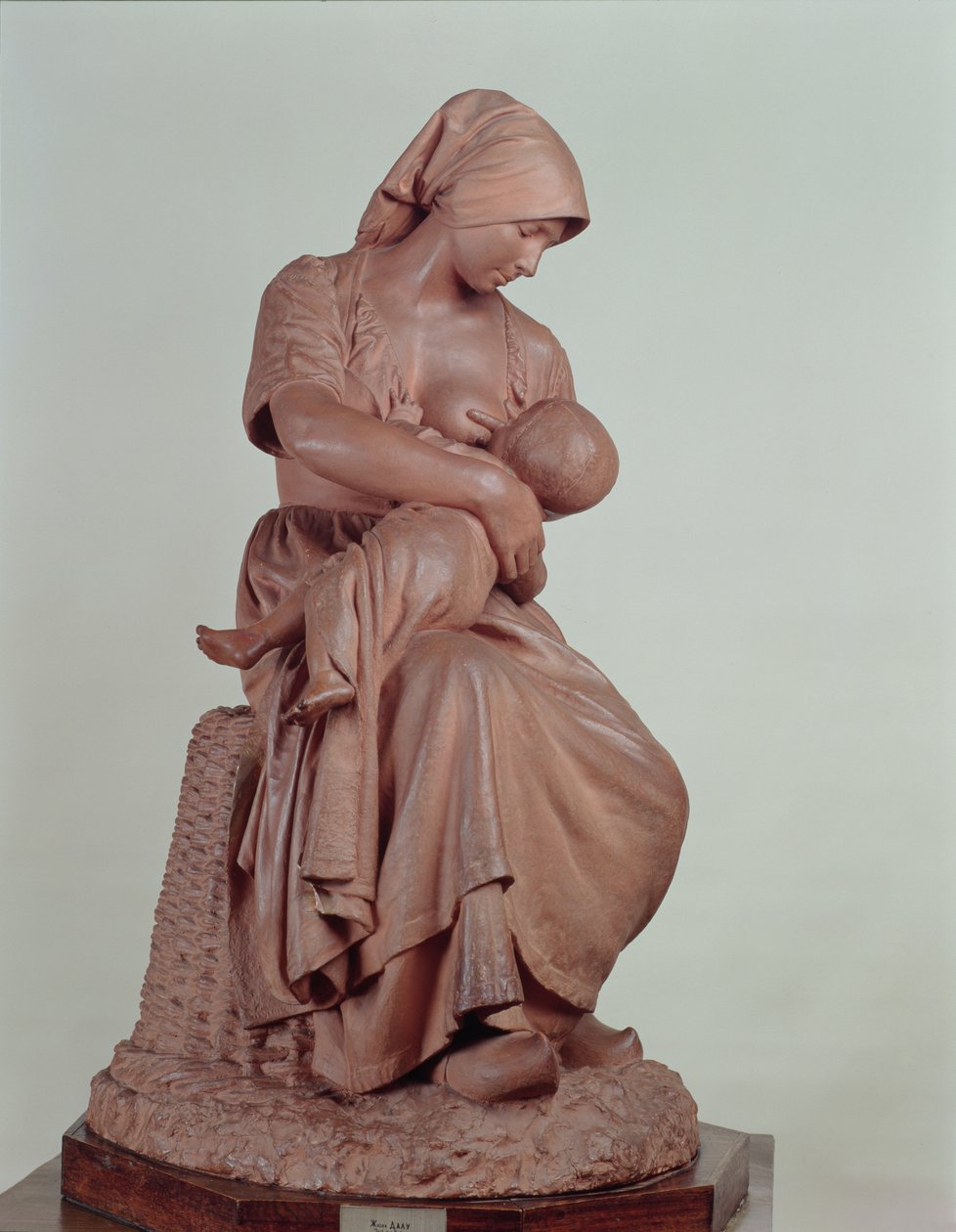 Csecsemőt szoptató parasztasszony, 1873 (terrakotta) (a részletekért lásd: 183878) alkotó: Aime Jules Dalou