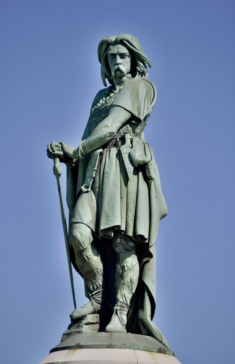 Vercingetorix (Kr. e. 72-46), gall vezető kolosszális szobra - Millet Aime (1819-1891) szobra 6,60 m magas erige 1865-ben a Mont Auxois nyugati részén (7 méter magasan Viollet Le Duc) Alise Sainte Reine 1865 alkotó: Aime Millet