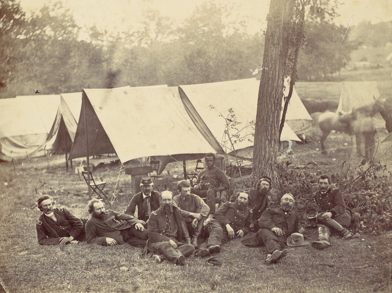 Csoport a Potomac hadsereg főhadiszállásán, Antietam, 1862. október. alkotó: Alexander Gardner