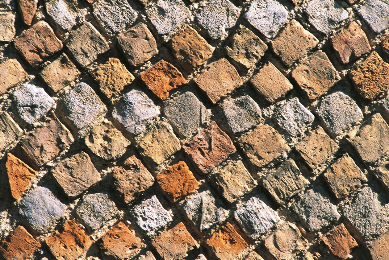 Közeli kép egy opus reticulatum padlóról. Civitella acropolis, Olaszország, Abruzzo régió, Chieti alkotó: Nicolas Toussaint Charlet