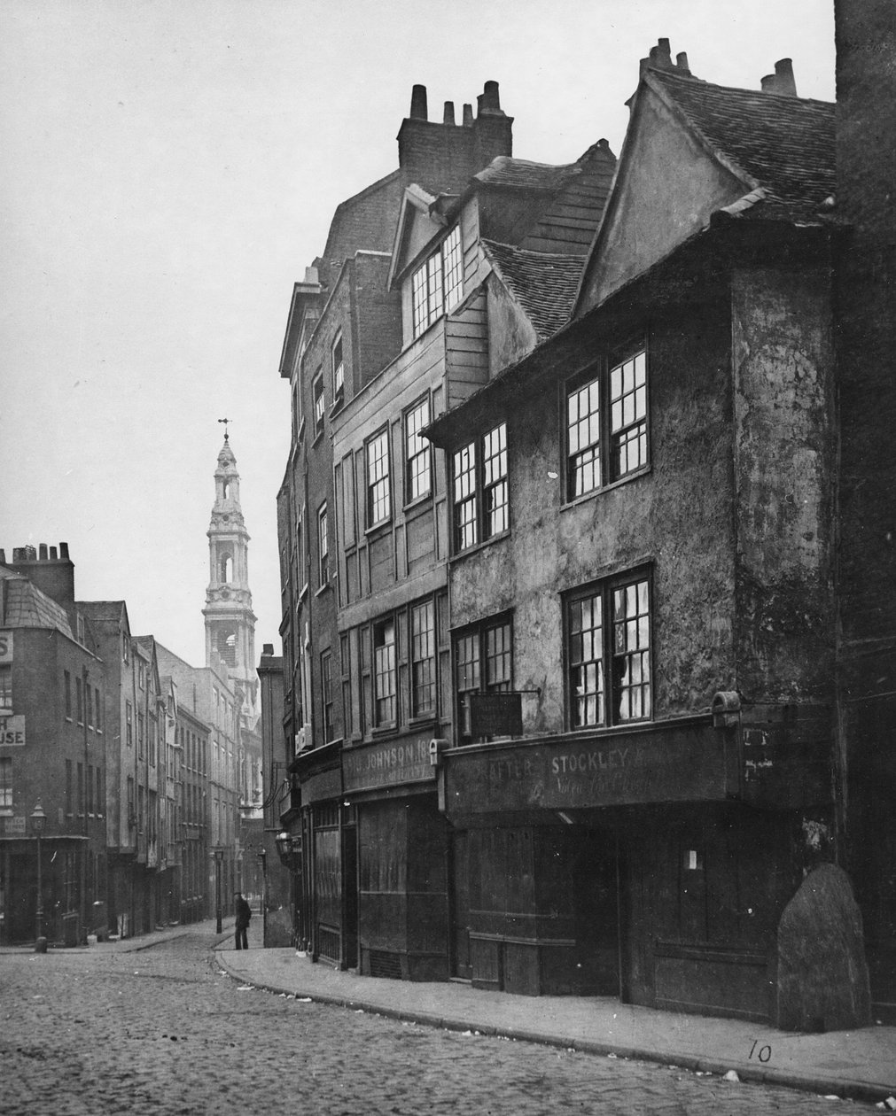 Drury Lane, dél felé nézve, a Szent Mária-le-Strand templomtorony, 1876 körül. alkotó: Alfred and John Bool