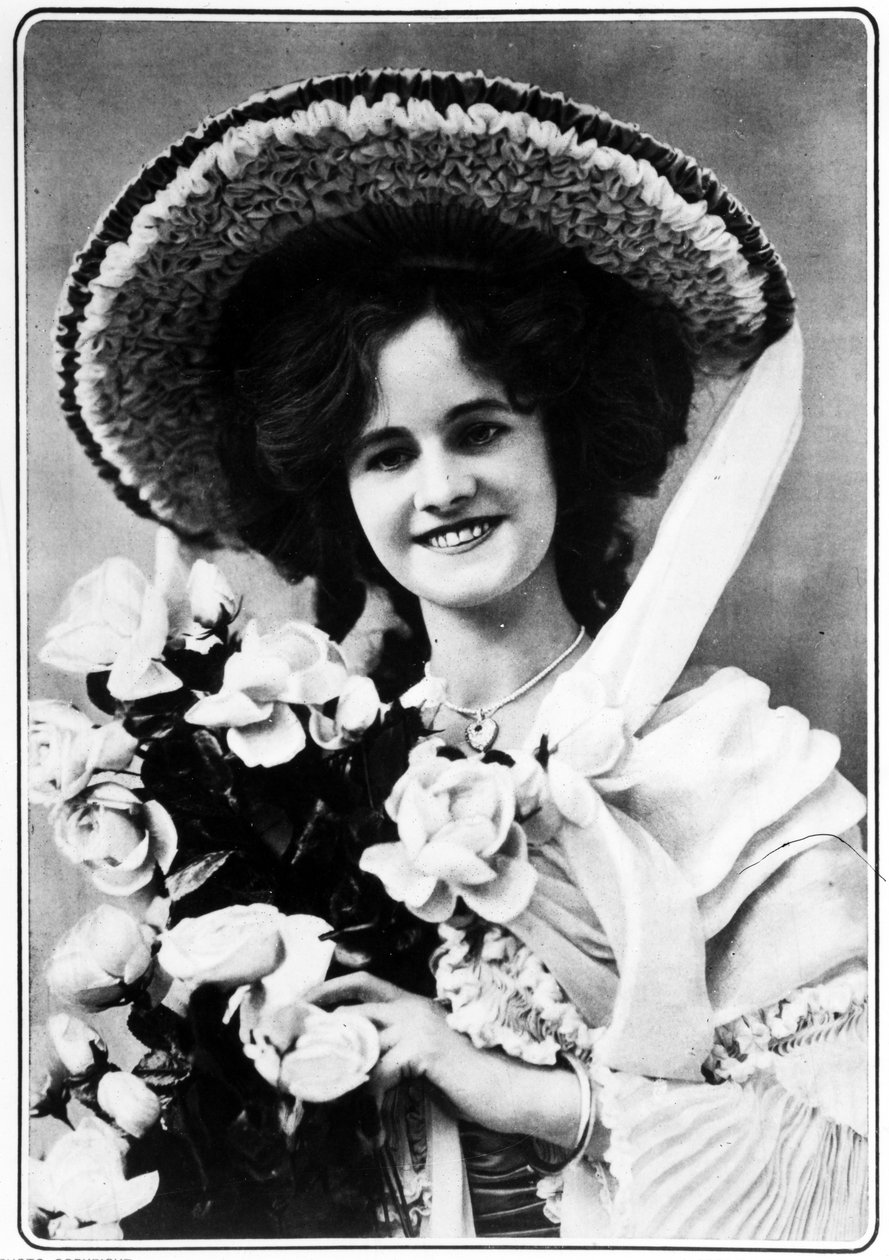 Gertie Millar kisasszony, 1910 körül alkotó: Alfred Ellis & Walery