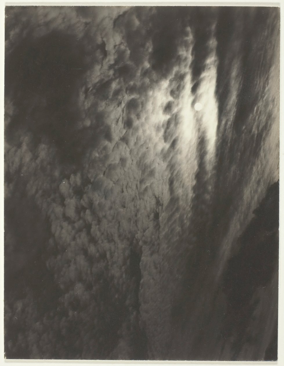Egyenértékű, a harmadik készletből, 1929. 2. nyomat. alkotó: Alfred Stieglitz