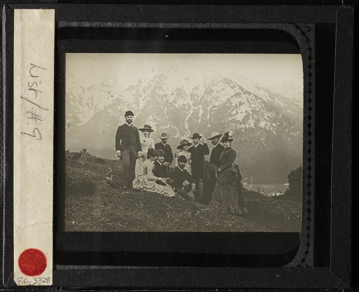 Family & Friends at Mittenwalk, c. 1884. alkotó: Alfred Stieglitz