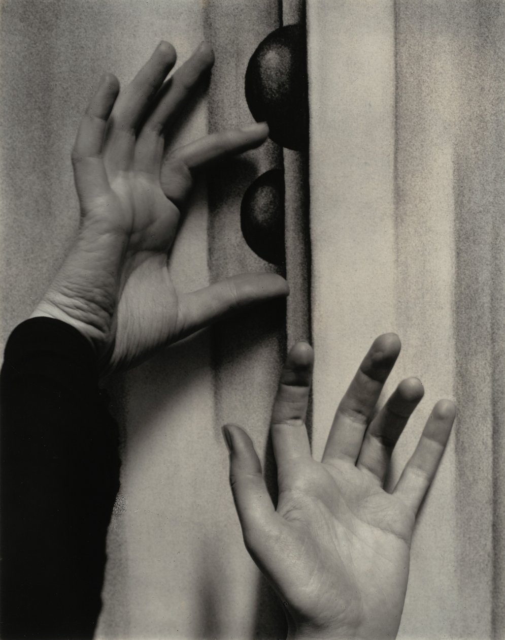 Georgia O’Keeffe – Kezek alkotó: Alfred Stieglitz