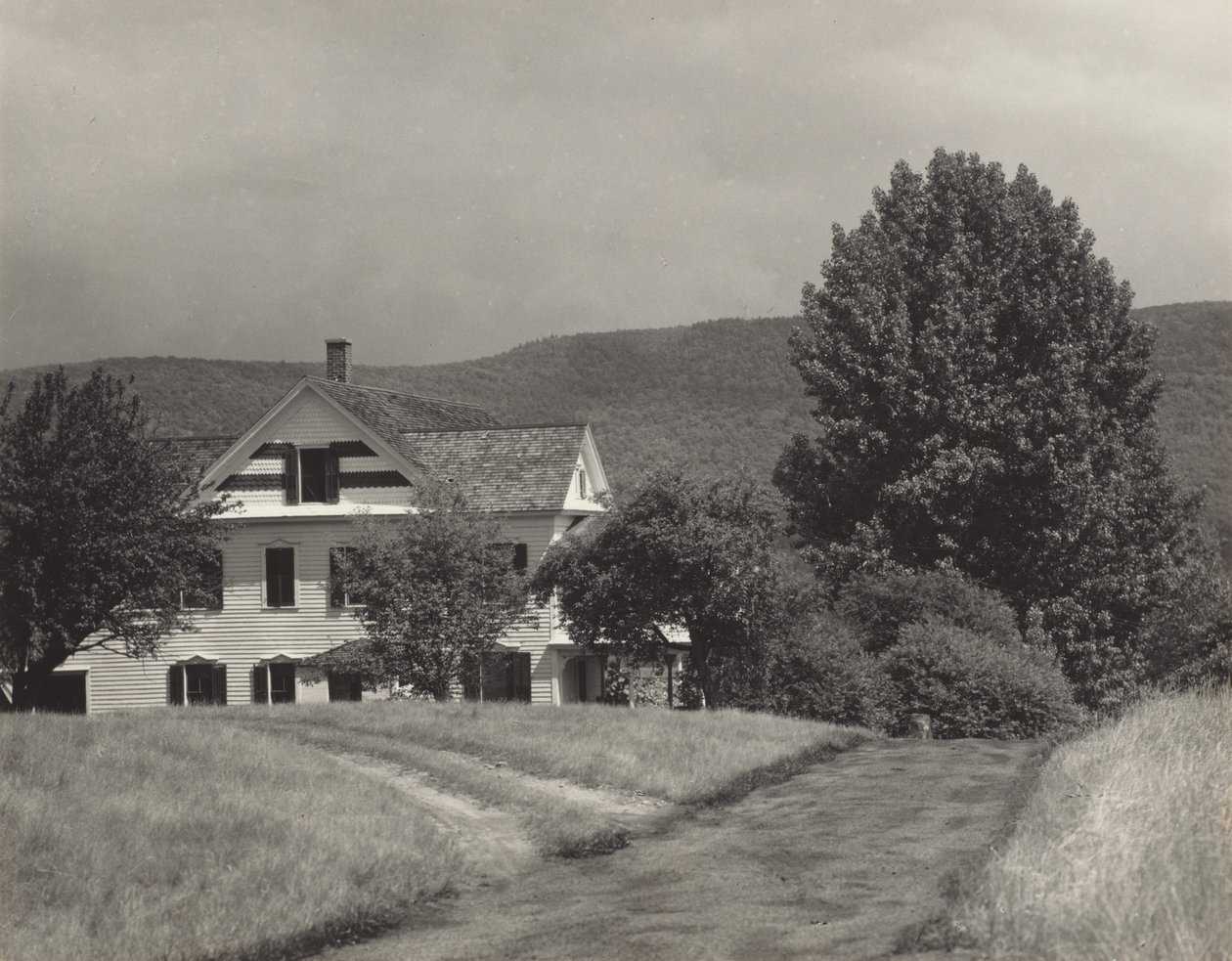 Ház a dombon alkotó: Alfred Stieglitz