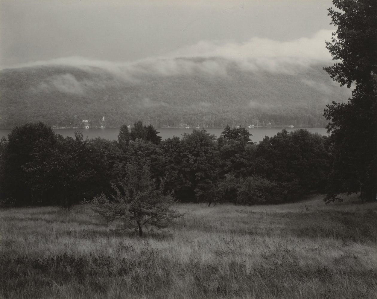 A Lake George-tó a dombról nézve alkotó: Alfred Stieglitz