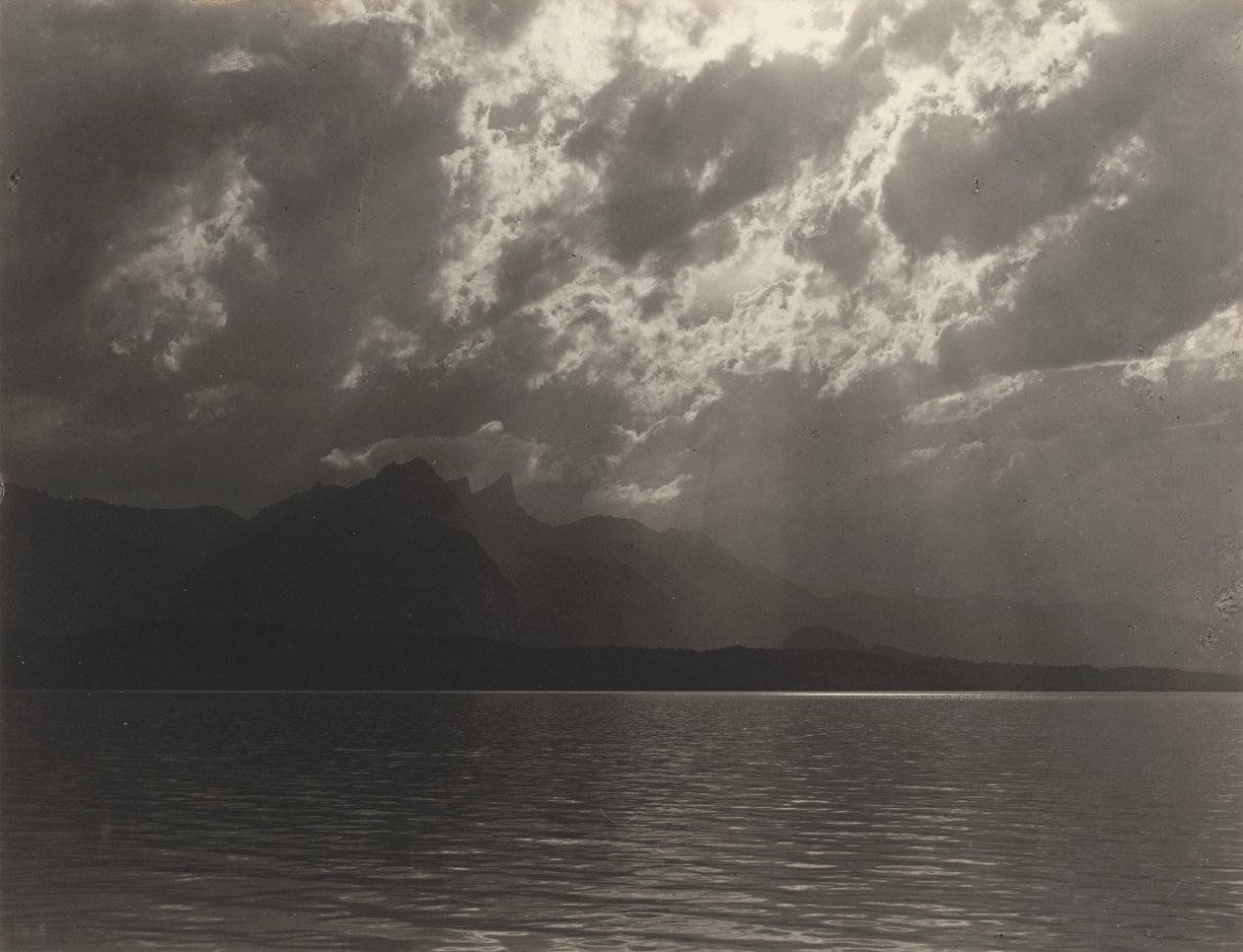 A svájci Thuni-tónál alkotó: Alfred Stieglitz