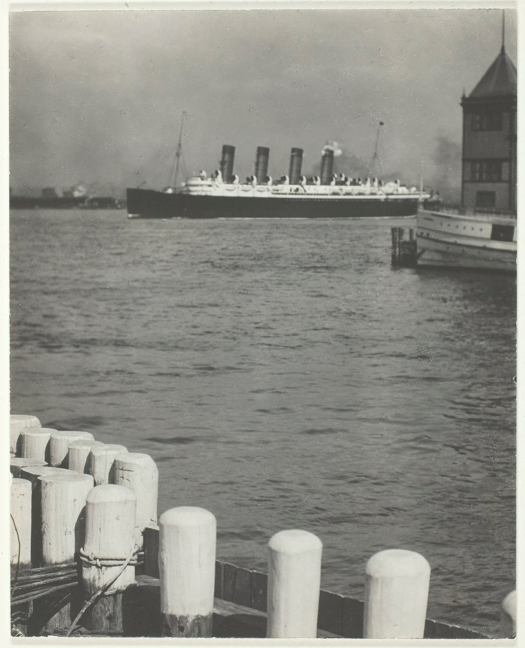 Outward Bound, The Mauretania, 1910, nyomtatva 191832. alkotó: Alfred Stieglitz