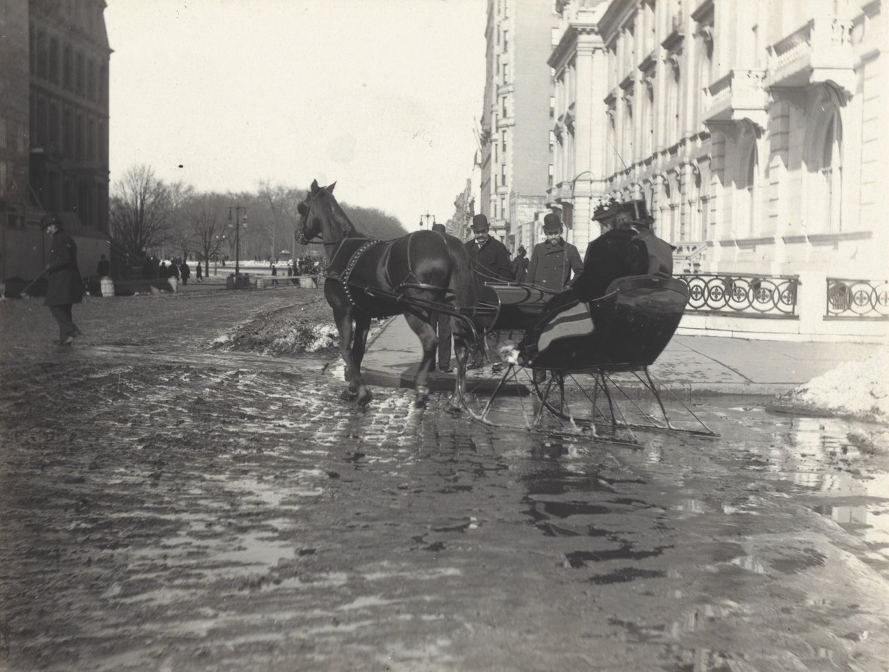Vasárnap, Ötödik sugárút és 57. utca, New York alkotó: Alfred Stieglitz