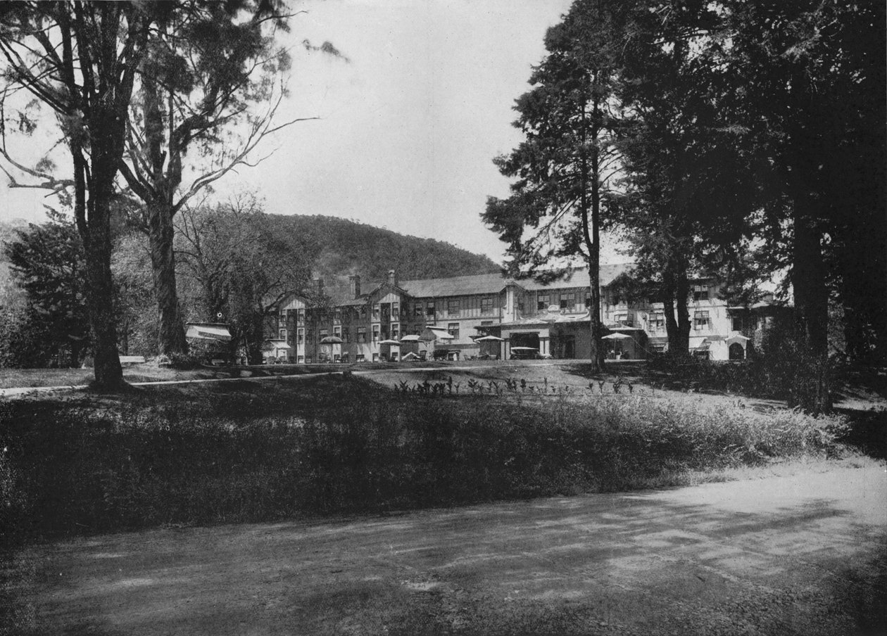 The Grand Hotel, Nuwara Eliya, 1890, 1910 alkotó: Alfred William Amandus Plate