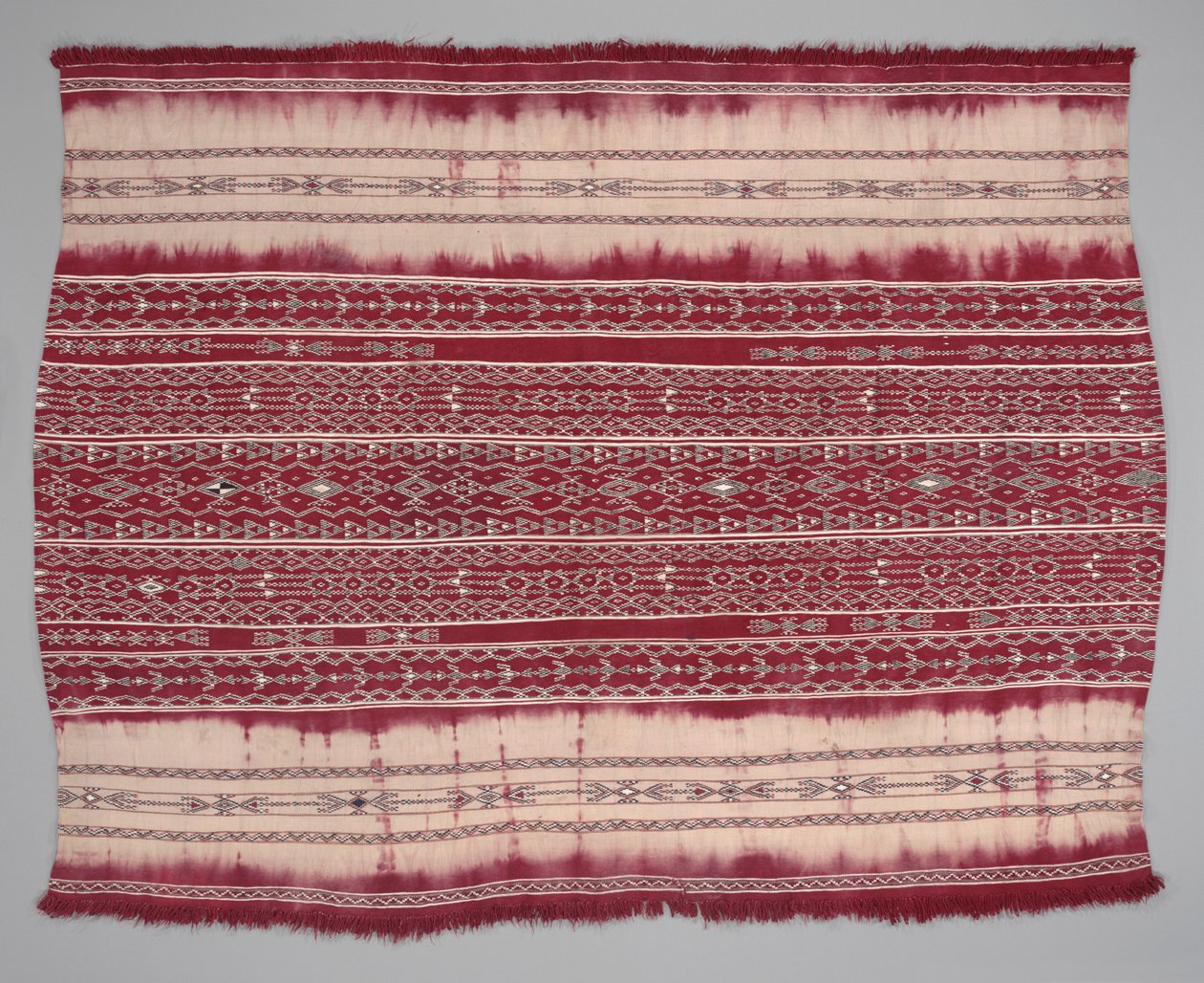 Női huzat (axellal), 19. század vége (gyapjú és pamut) alkotó: Algerian School