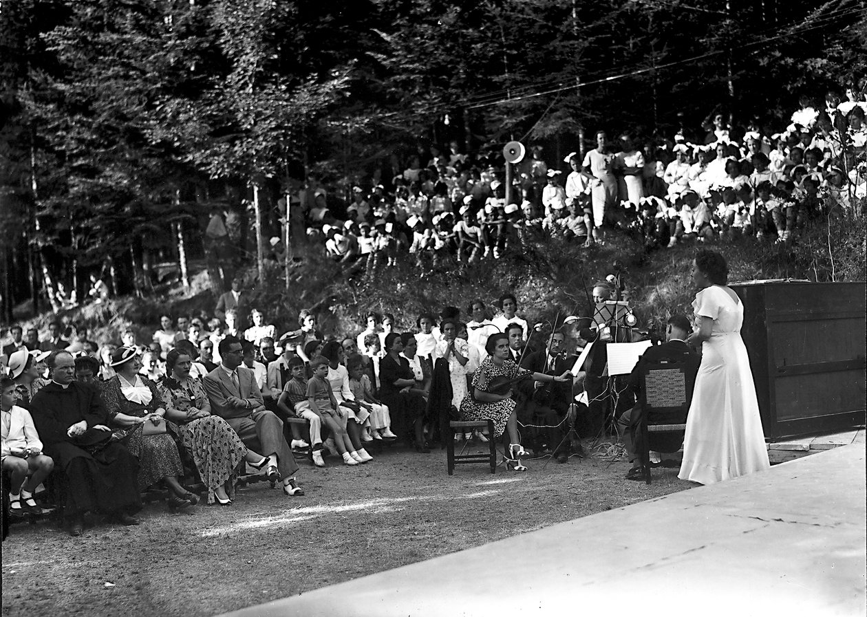 Villa Rosa Maltoni Mussolini: koncert előadás a diákok családjainak (f/w fotó) alkotó: Fratelli Alinari