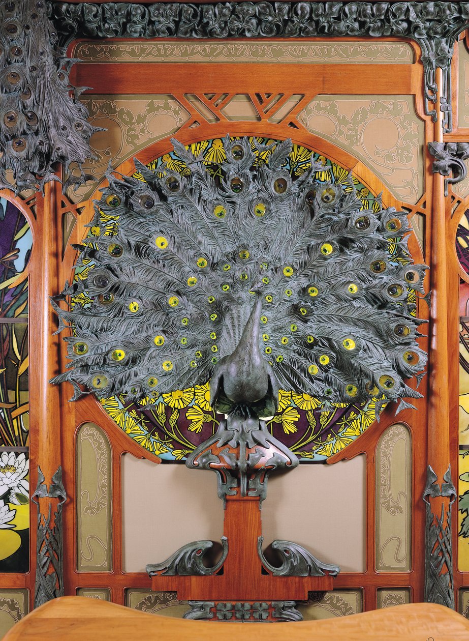 Páva, a párizsi Fouquet ékszerészek falfestményének központi paneljéről, 1901 (bronz és fa) alkotó: Alphonse Mucha