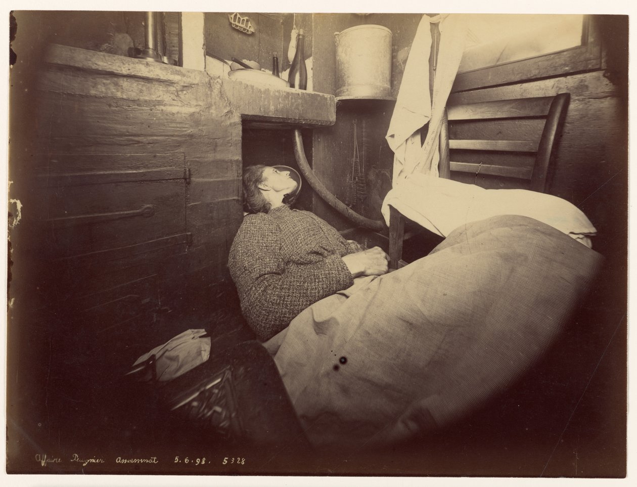 Peugniez-ügy ... Bertrand-i nő holttestét találták meg alkotó: Alphonse Bertillon