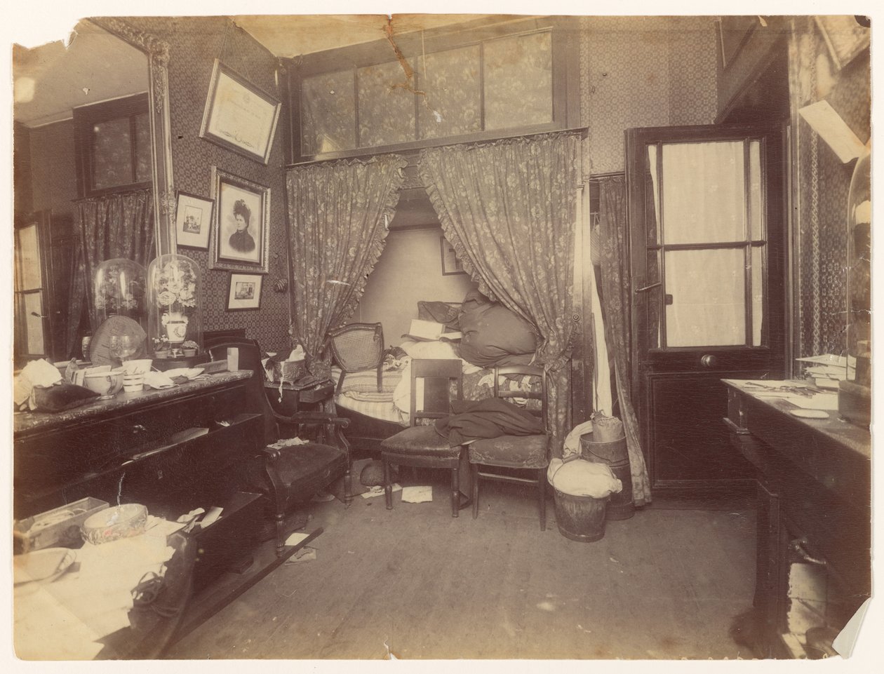 Az özvegy Limoy meggyilkolása (Kilátás a páholyból) alkotó: Alphonse Bertillon