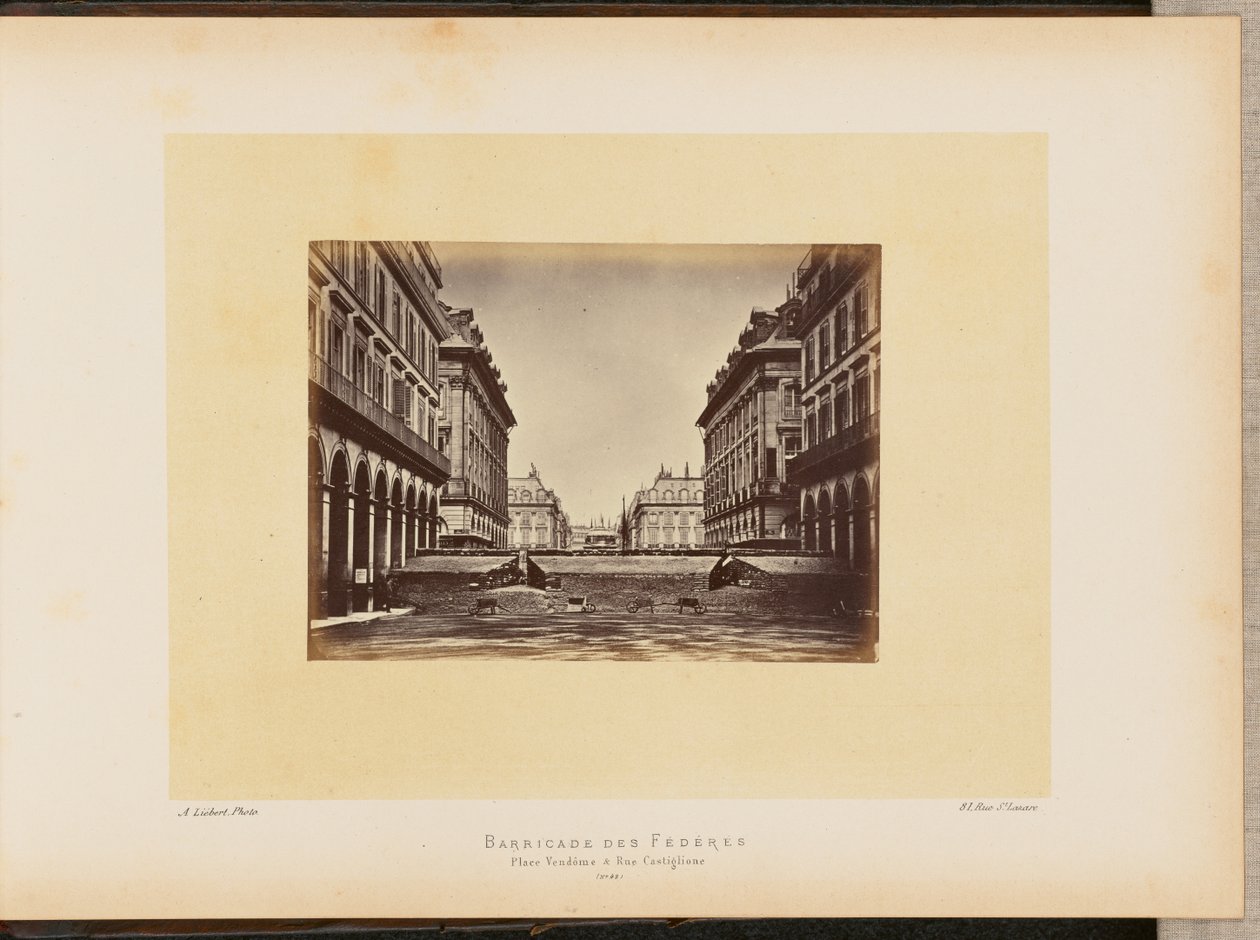 Barricade des Fédérés, place Vendôme és rue Castiglione. alkotó: Alphonse J. Liébert