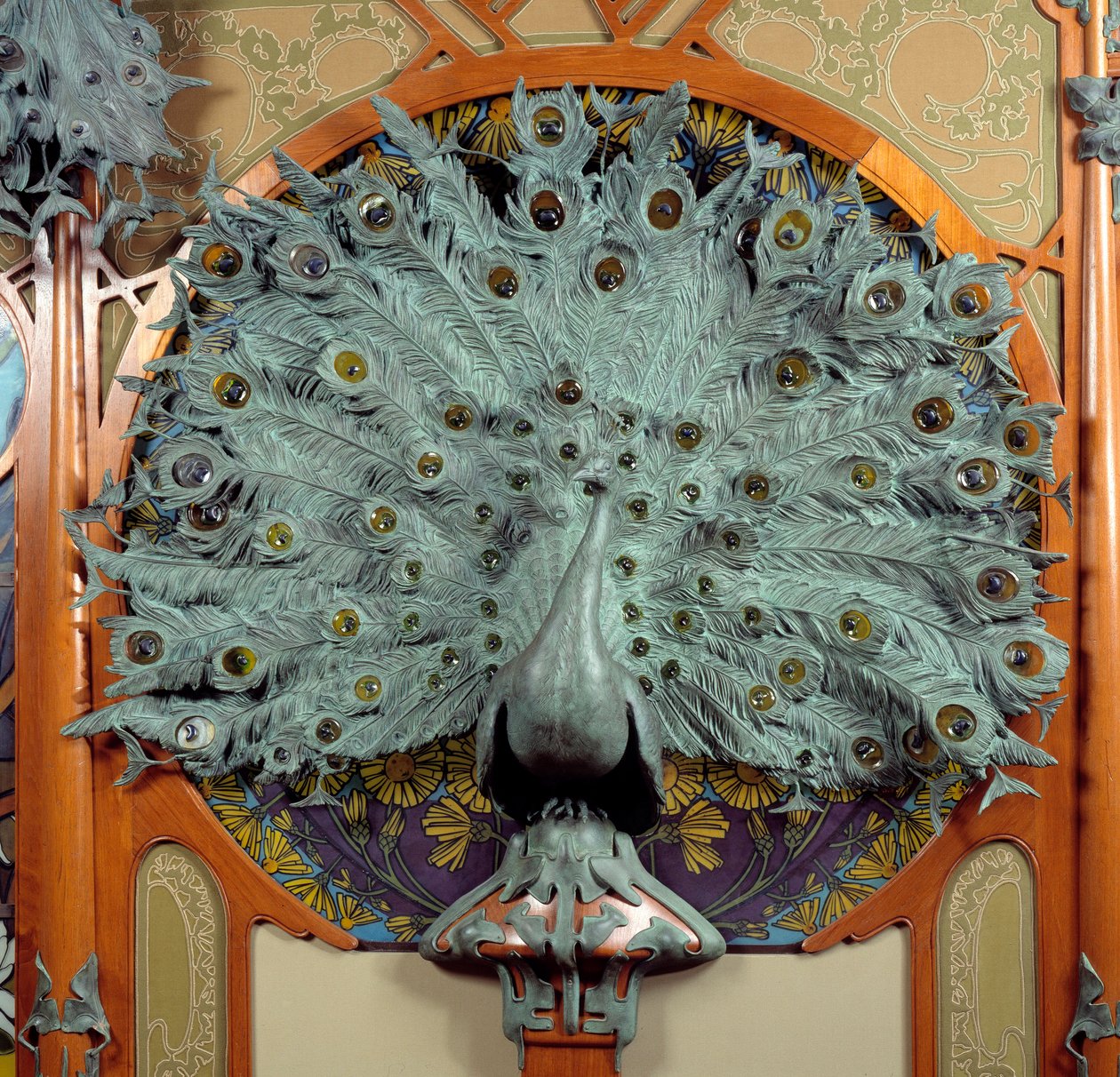 Szecesszió: Georges Fouquet ékszerész üzletének belső dekorációja (1862-1957) Párizsban: pávás szobor bronzból (bronzból) alkotó: Alphonse Mucha
