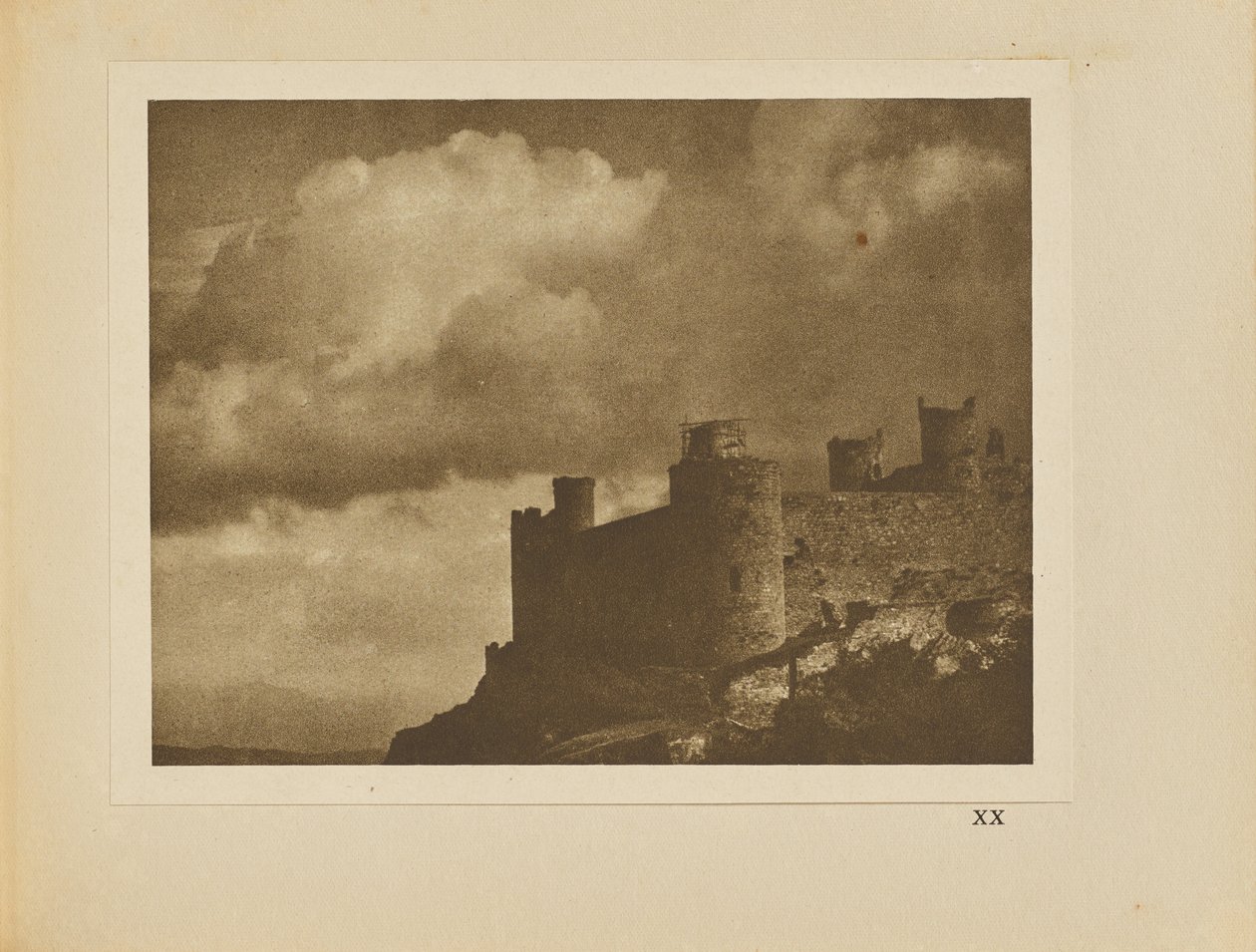 Felhők és a kastély alkotó: Alvin Langdon Coburn