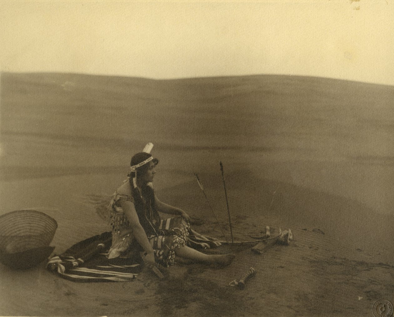 Ülő indián nő alkotó: American Photographer