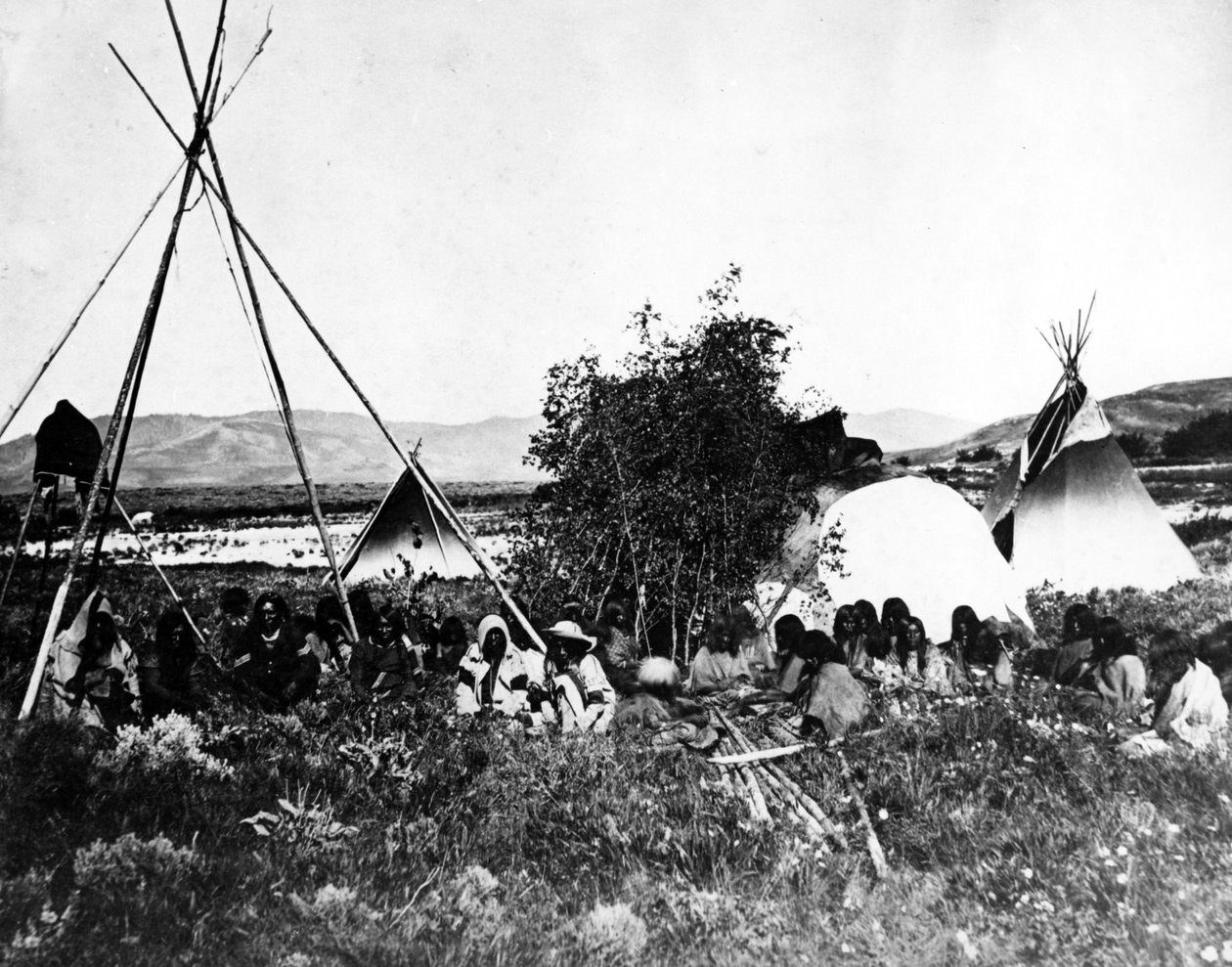 Amerikai indiánok pólókkal, 1870-es évek alkotó: American Photographer