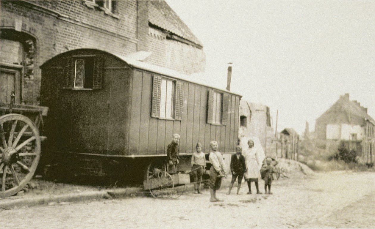 Gyermekek és családok az első világháború utáni Franciaországban, Lens, Pas-de-Calais, 1919 alkotó: American Photographer