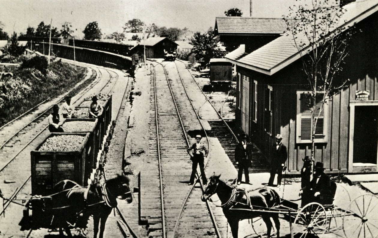 Depot and tracks, Waymart, Pennsylvania, 1895 alkotó: American Photographer