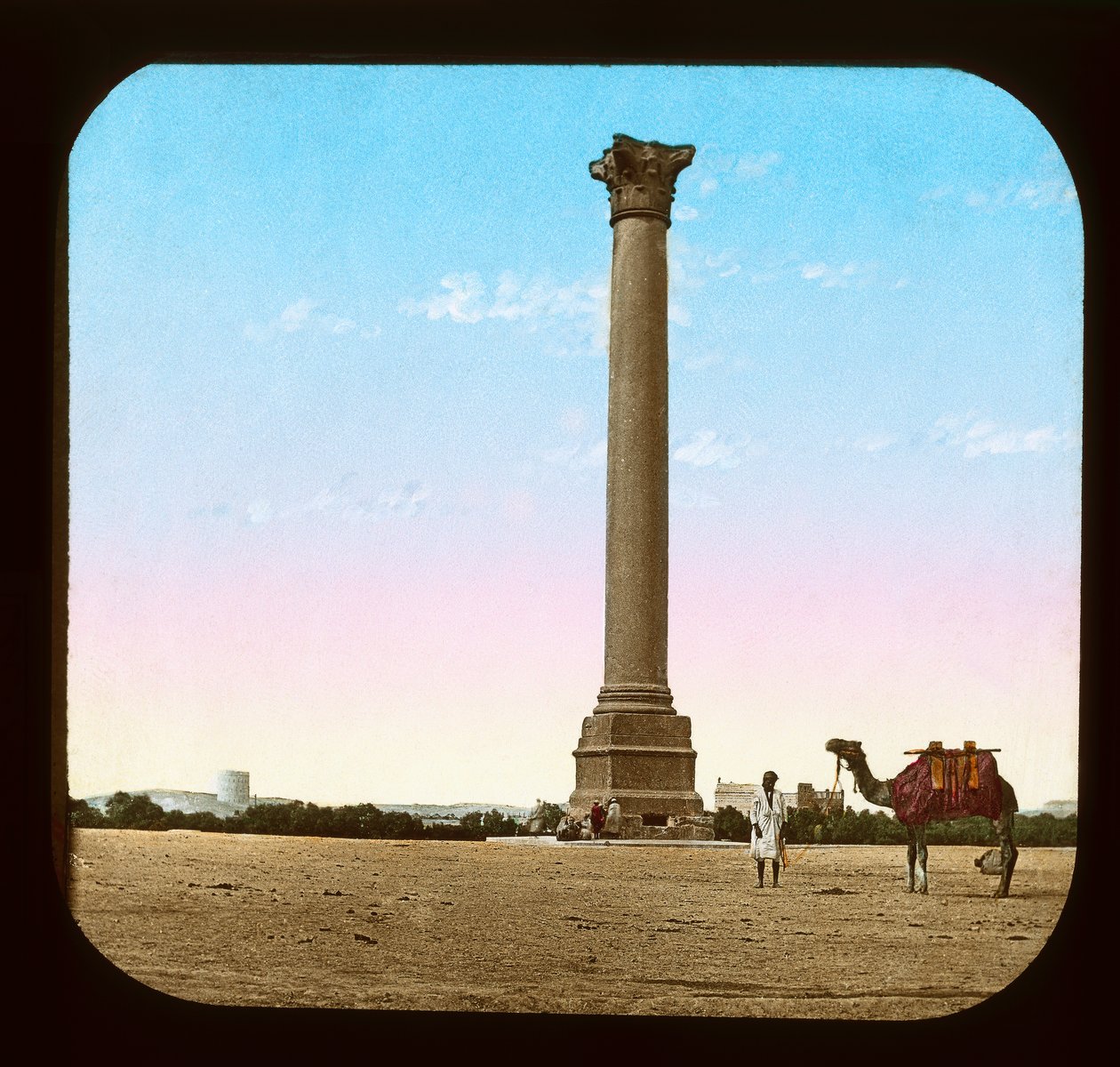 Egyiptom – Pompeius-oszlop, Alexandria (lámpás csúszda) alkotó: American Photographer