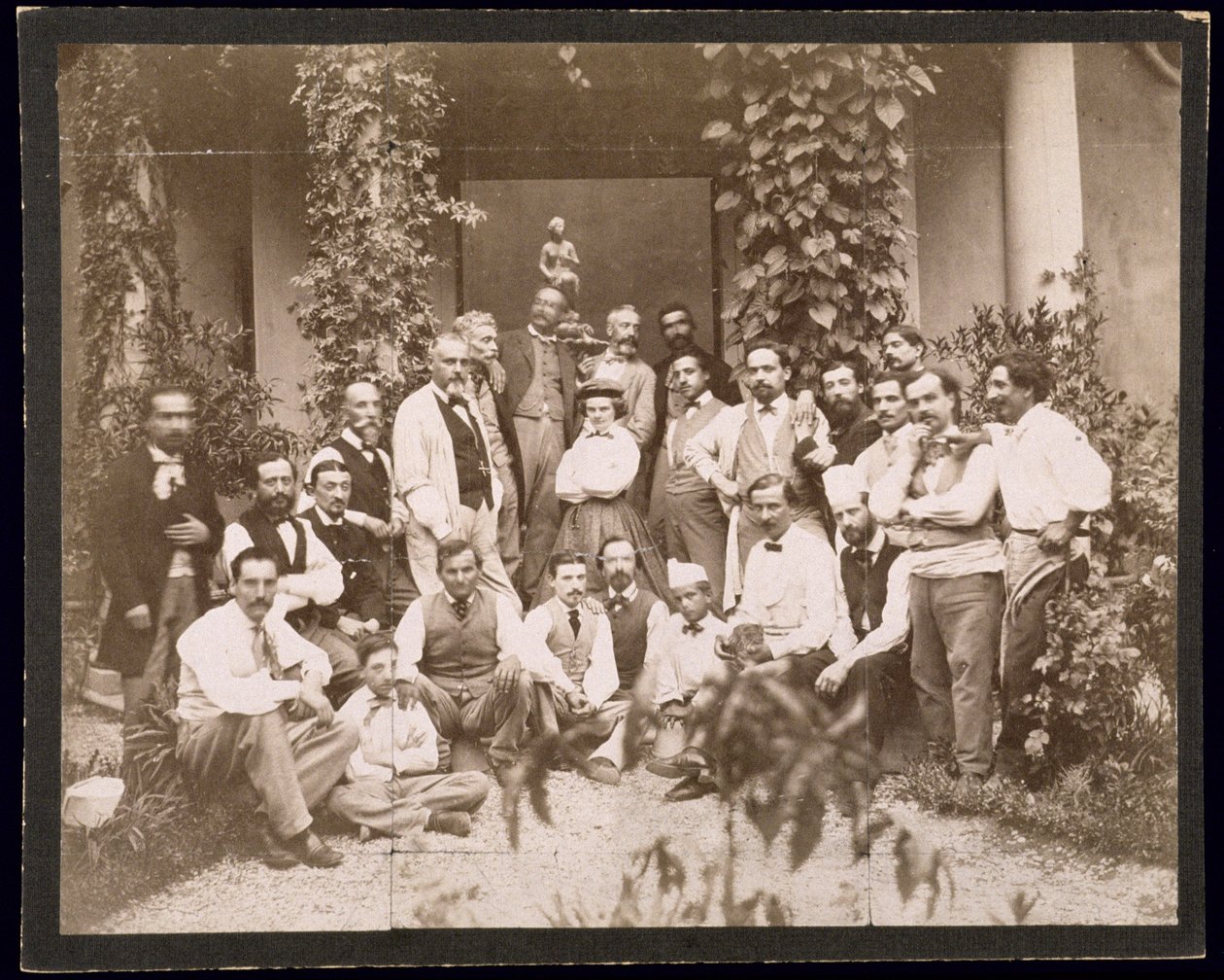 Harriet Hosmer (1830-1908) a Szirének szökőkútja című szobrával, 1861 alkotó: American Photographer