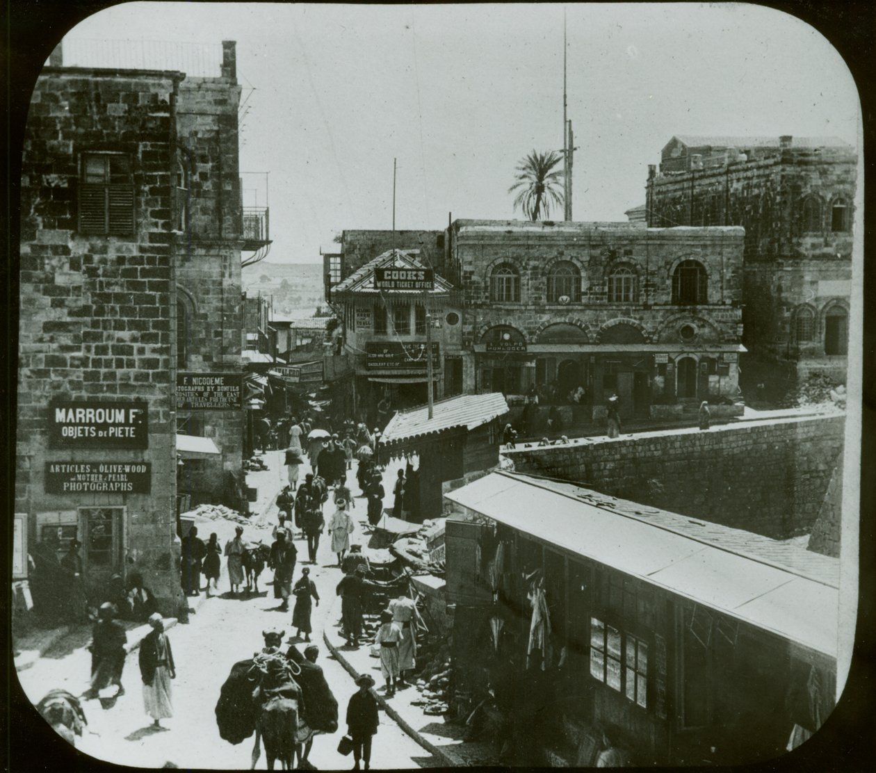Jeruzsálem, Inside the Jaffa Gate, 1880 körül (nyomat a lámpás tárgylemezéről) alkotó: American Photographer