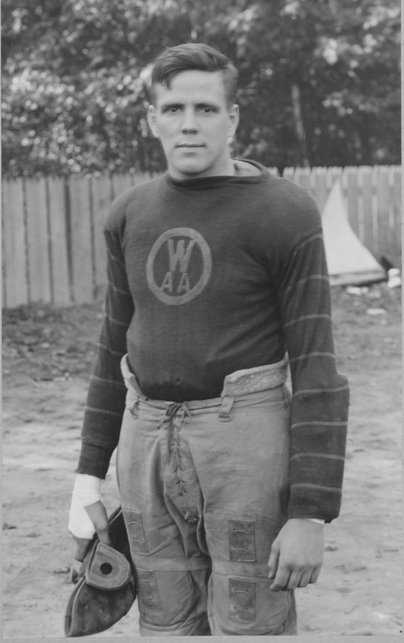 P. Freeman, segédedző, Westinghouse Athletic Association futballcsapat, 1923 alkotó: American Photographer