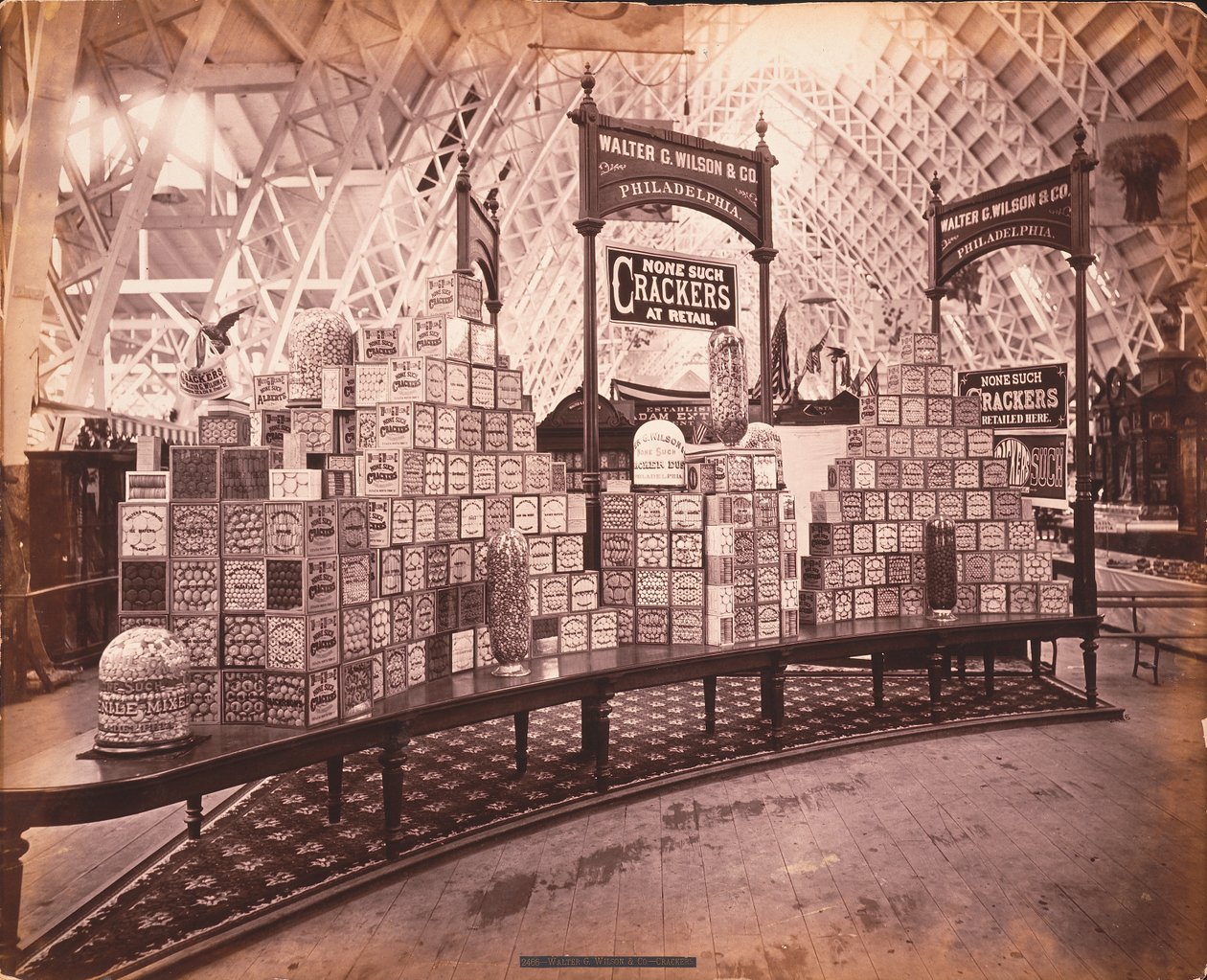 W.G. Wilson und Co.s kiállítás – Walter G. Wilson und Co. Crackers, Agricultural Hall, Philadelphia, 1876 körül (albumnyomat) alkotó: American Photographer