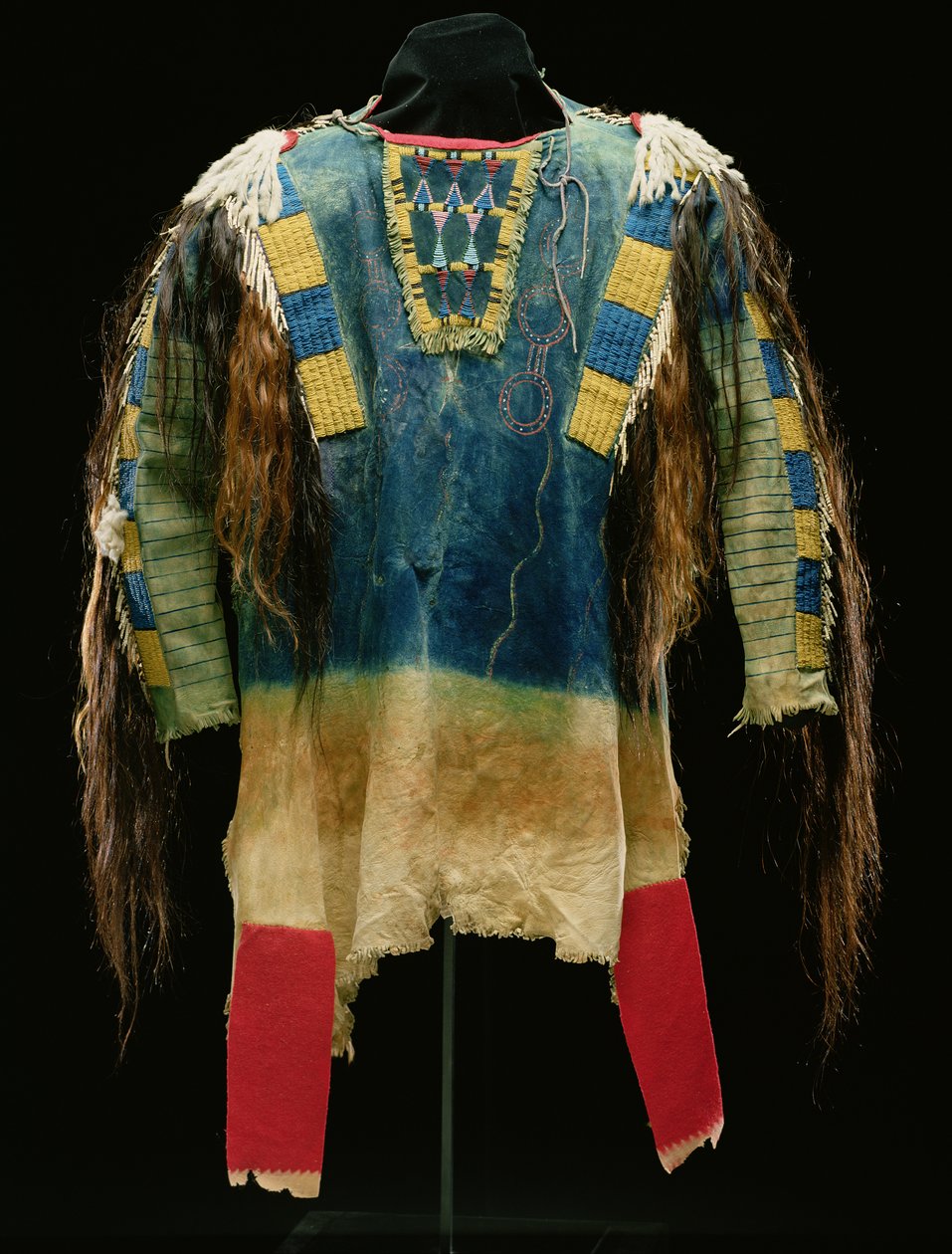 Férfi ing, Cheyenne, 1860 körül (bajbőr, gyapjú, hermelinbőr és emberi haj) alkotó: American School
