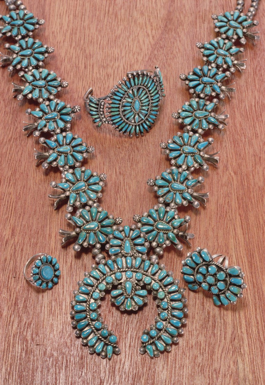 Navajo nyaklánc, karkötő és gyűrűk (ezüst és türkiz) (lásd még: 229251) alkotó: American School